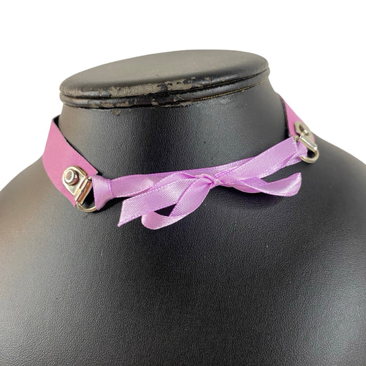 KINK KBH // HANDCRAFTED - FIN LYSERØD SKIND CHOKER